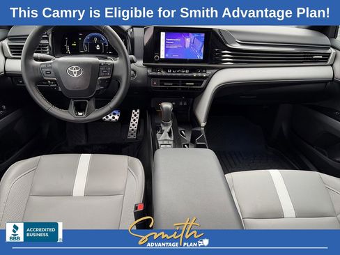 Used 2025 Toyota Camry SE image 13