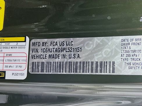 Used 2023 Jeep Gladiator Willys image 31