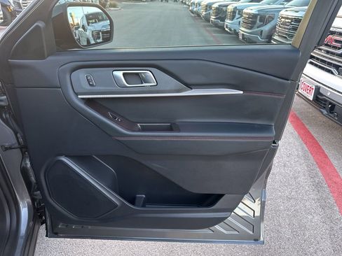 Used 2025 Ford Explorer ST image 13
