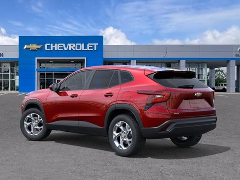 New 2026 Chevrolet Trax LS w/ LS Convenience Package FWD image 3