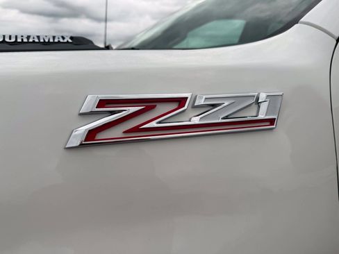Used 2023 Chevrolet Silverado 2500 LT w/ Convenience Package AWD/4WD image 12