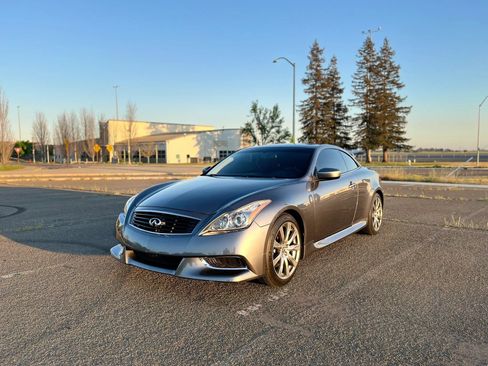 Used 2010 INFINITI G37 Anniversary Edition RWD image 10