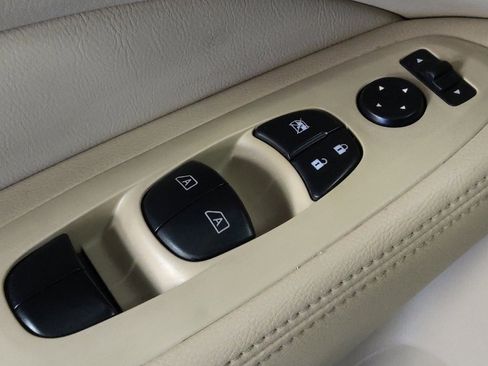 Used 2015 Nissan Pathfinder SL FWD image 27