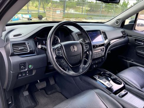 Used 2016 Honda Pilot Touring image 17