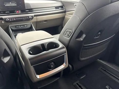 New 2026 Kia Carnival EX FWD image 15