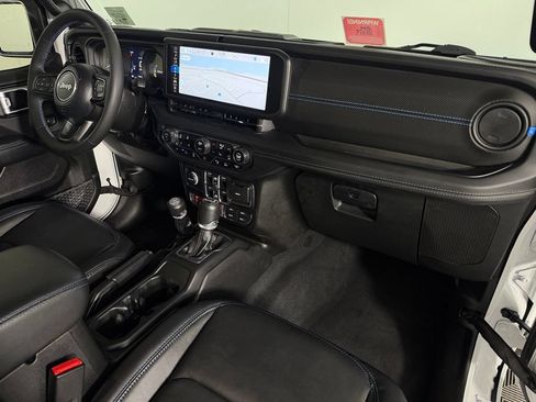 Used 2024 Jeep Wrangler Unlimited Rubicon 4xe AWD/4WD image 13