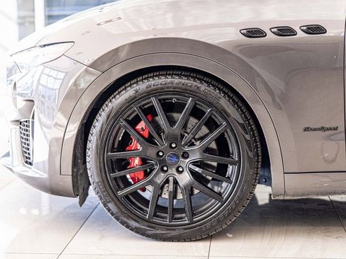 Used 2019 Maserati Levante S GranSport image 8