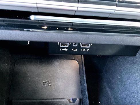 Certified 2024 Jeep Wagoneer L Series II w/ Flexible Seating Group AWD/4WD image 16