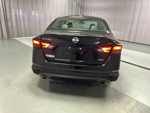 Used 2025 Nissan Altima 2.5 SR image 6