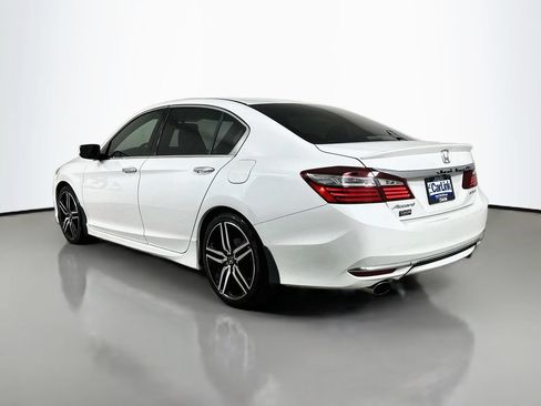 Used 2017 Honda Accord Sport image 5