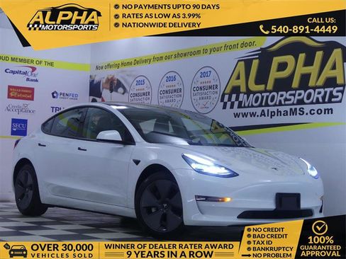Used 2023 Tesla Model 3 Standard Range image 1