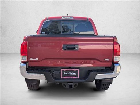 Used 2017 Toyota Tacoma SR5 AWD/4WD image 7