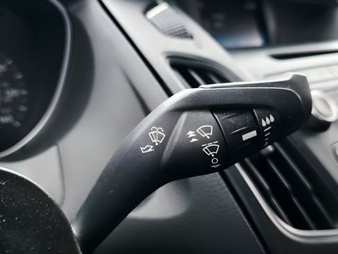 Used 2016 Ford Focus SE FWD image 23