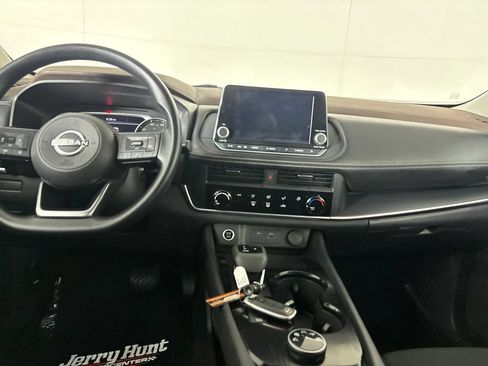 Used 2023 Nissan Rogue S AWD/4WD image 22