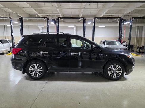 Used 2019 Nissan Pathfinder S FWD image 8