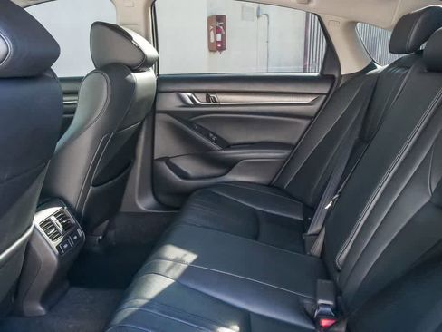 Used 2022 Honda Accord Touring image 16