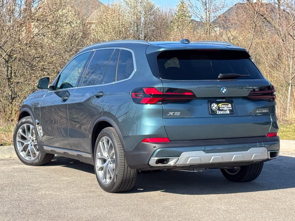 Used 2026 BMW X5 xDrive50e AWD/4WD image 4