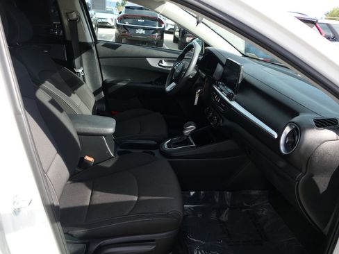 Used 2022 Kia Forte LXS image 28