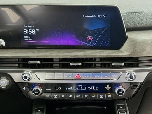 Used 2025 Kia Telluride EX X-Line AWD/4WD image 17