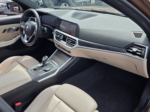 Used 2019 BMW 330i Sedan w/ Premium Package RWD image 9