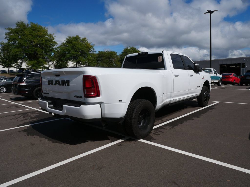 Used 2025 RAM 3500 Laramie AWD/4WD image 5