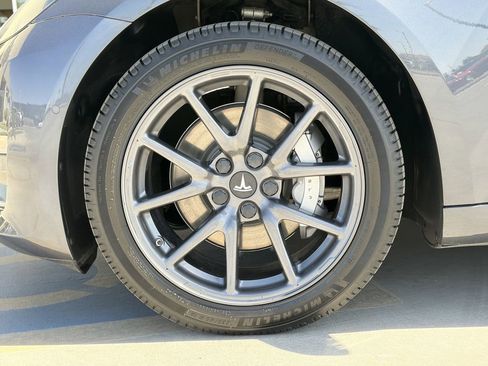 Used 2018 Tesla Model 3 Long Range RWD image 9