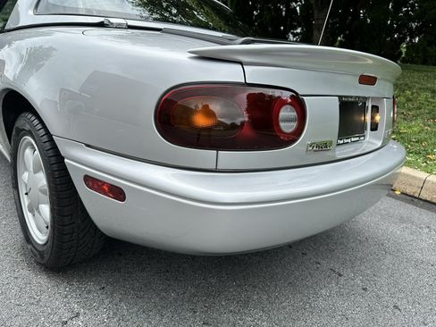 Used 1990 MAZDA MX-5 Miata RWD image 87