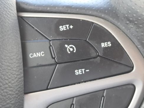 Used 2019 Dodge Durango SXT AWD/4WD image 5