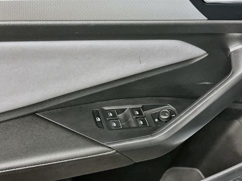 Used 2025 Volkswagen Jetta SE FWD image 15