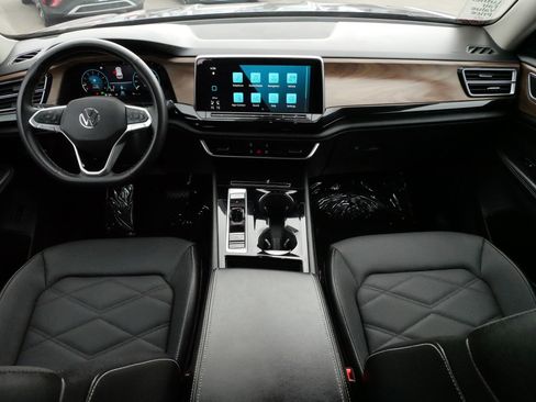 Certified 2024 Volkswagen Atlas SE image 10