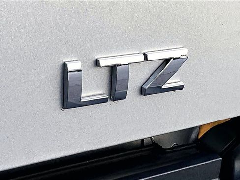 Used 2017 Chevrolet Silverado 1500 LTZ Z71 w/ LTZ Plus Package image 10