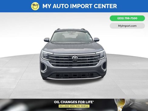 Used 2025 Volkswagen Atlas SE w/ Black Wheel Package AWD/4WD image 2