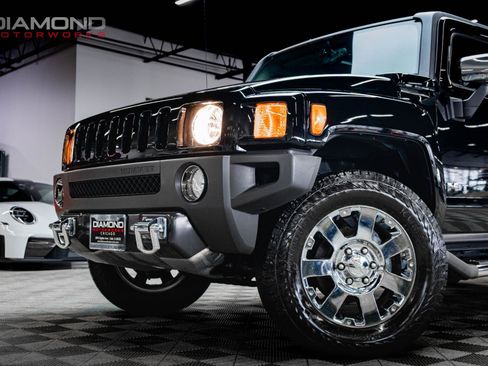 Used 2009 HUMMER H3T Alpha image 5