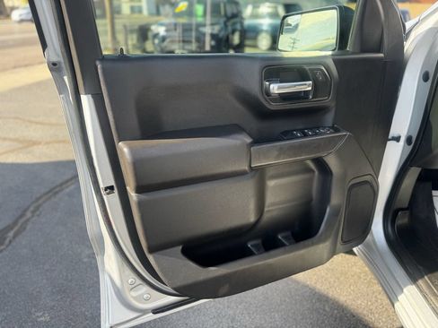 Used 2022 Chevrolet Silverado 1500 Custom w/ Safety Confidence Package AWD/4WD image 11