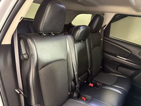 Used 2020 Dodge Journey Crossroad w/ Popular Equipment Group FWD image 25