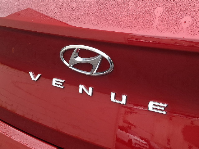 Used 2024 Hyundai Venue Limited FWD image 31