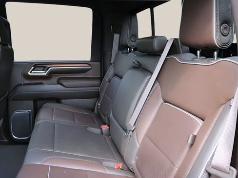 Used 2024 GMC Sierra 2500 Denali w/ Denali Reserve Package AWD/4WD image 18