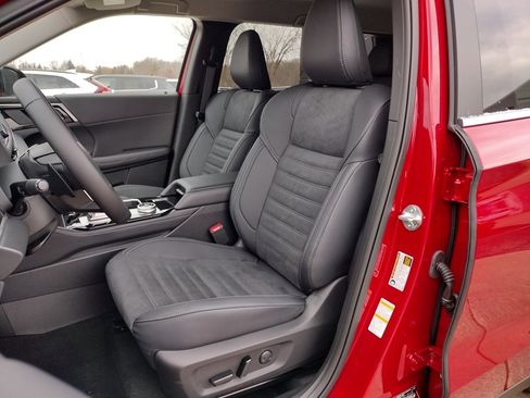 New 2025 Mitsubishi Outlander SE image 7