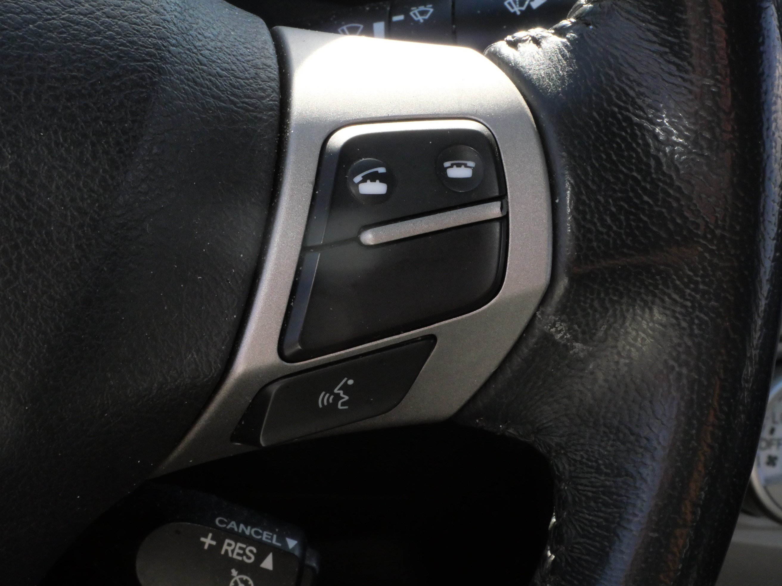 Used 2011 Toyota Camry SE w/ Sport Leather Pkg FWD image 25