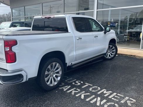Used 2021 Chevrolet Silverado 1500 High Country w/ Technology Package image 3