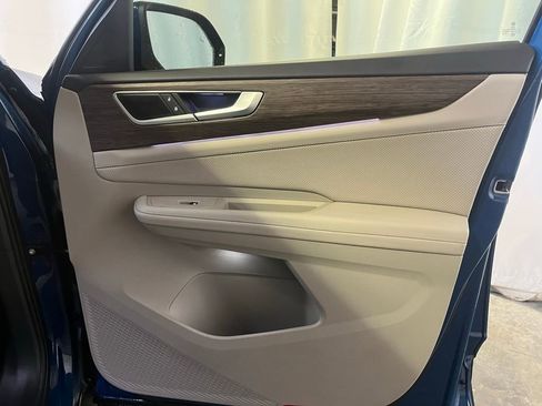 Certified 2025 Volkswagen Atlas SEL image 12