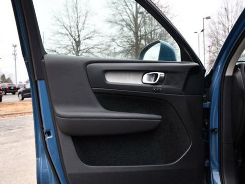 Certified 2025 Volvo XC40 B5 Core image 10