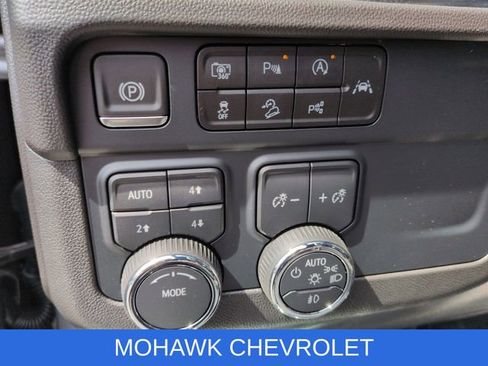 Used 2025 Chevrolet Tahoe Z71 w/ Comfort Package AWD/4WD image 36