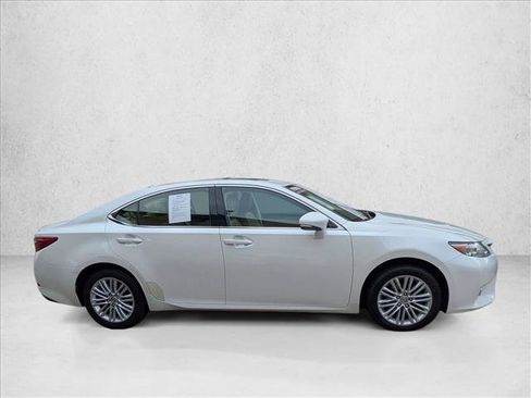 Used 2013 Lexus ES 350 w/ Luxury Pkg FWD image 4