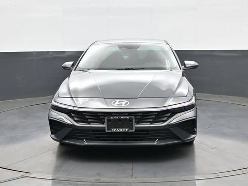 Used 2024 Hyundai Elantra SE FWD image 2