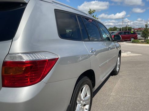 Used 2010 Toyota Highlander Limited AWD/4WD image 8
