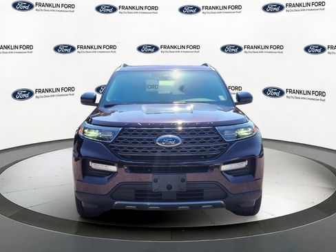 Used 2022 Ford Explorer XLT w/ Equipment Group 202A AWD/4WD image 8