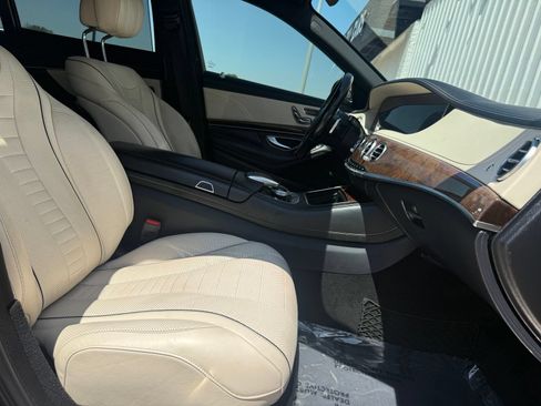Used 2018 Mercedes-Benz S 560 Sedan image 26