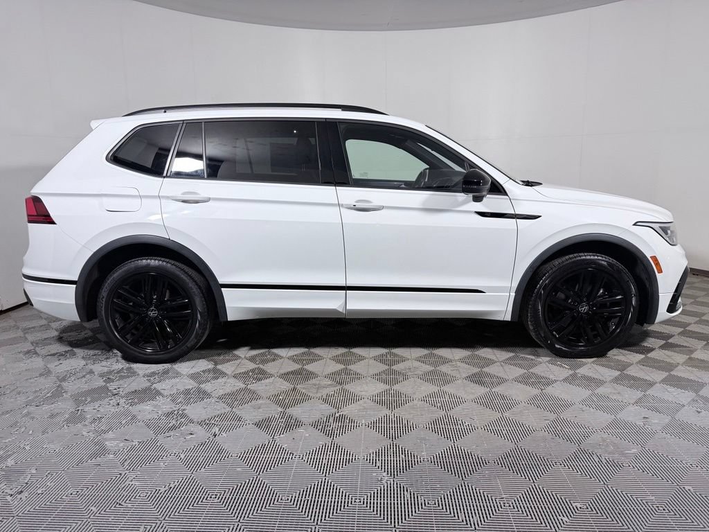 Used 2022 Volkswagen Tiguan SE R-Line AWD/4WD image 8