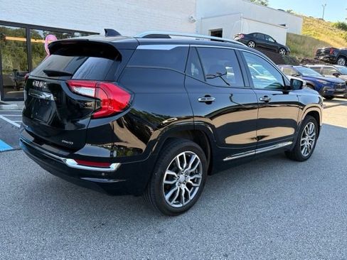 Used 2023 GMC Terrain Denali w/ Denali Premium Package AWD/4WD image 3